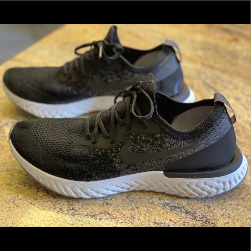 Nike Epic React Flyknit | Black/Dark Grey